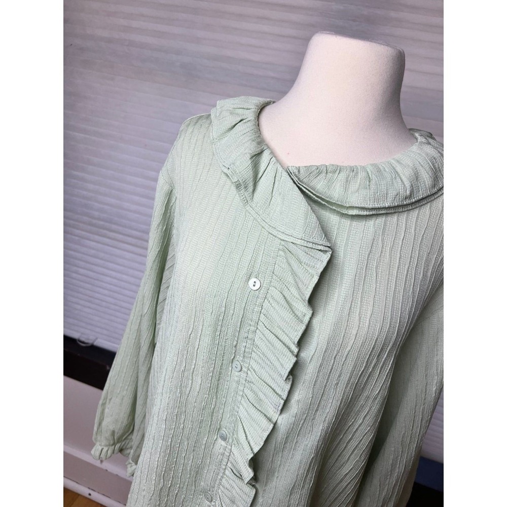 Milk Rabbit Ruffled Button Blouse‎ - 165/84A - Picture 2 of 7